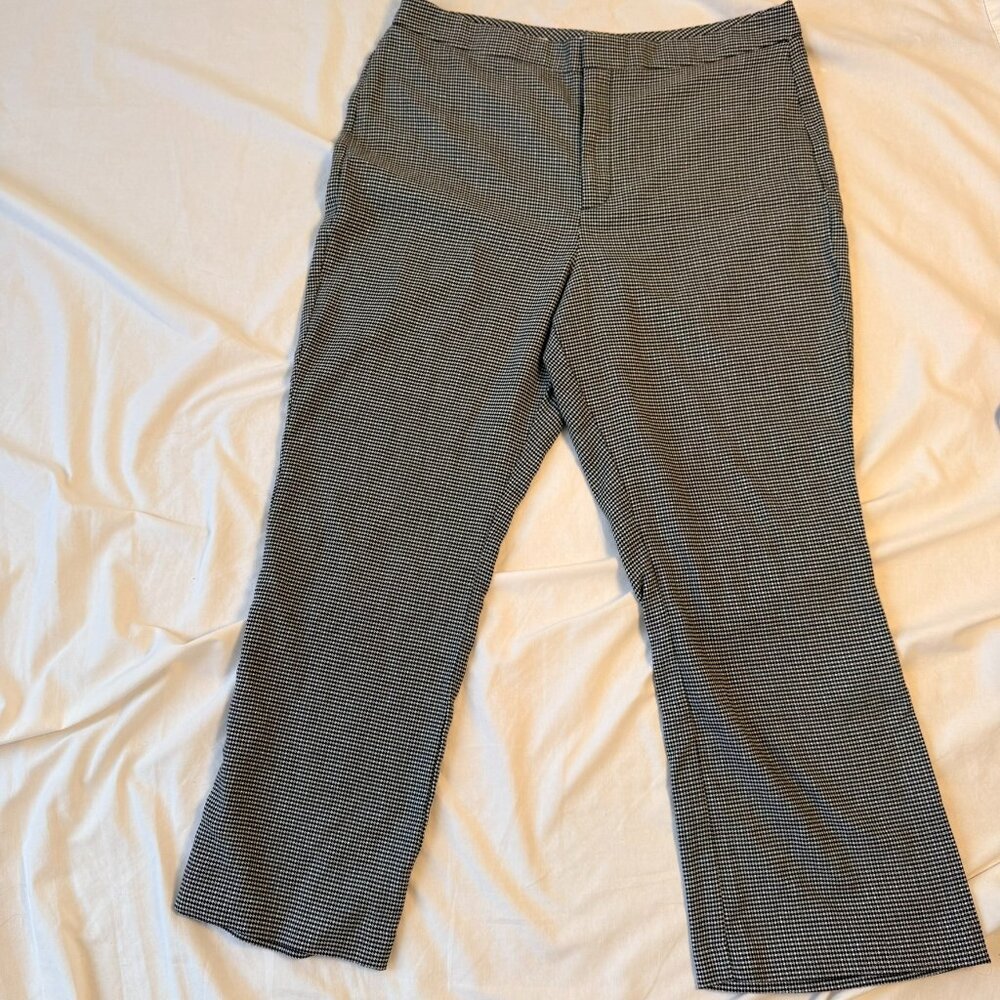 Nine West Capri Pants – Size 16 – Black & White Houndstooth